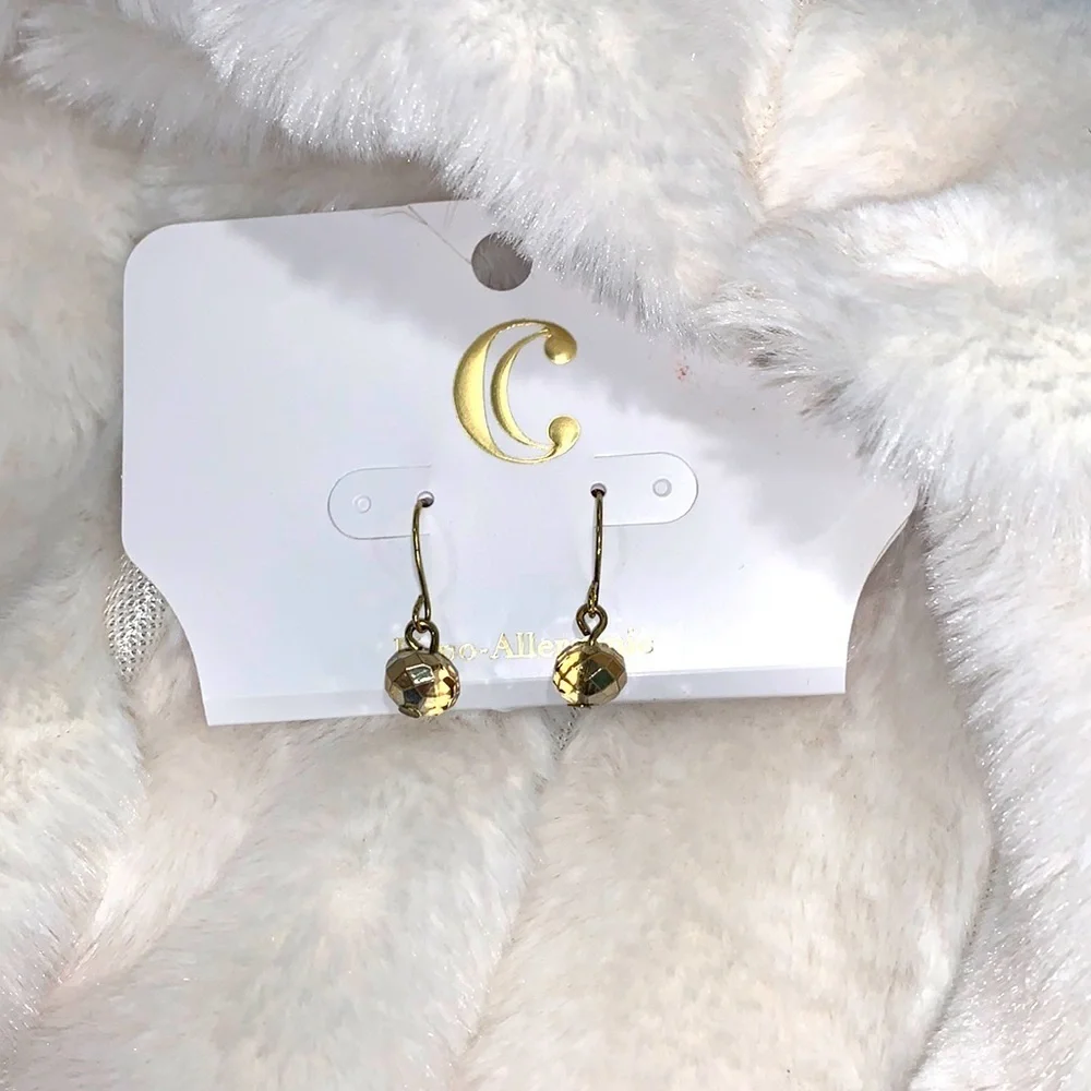 Gold earrings